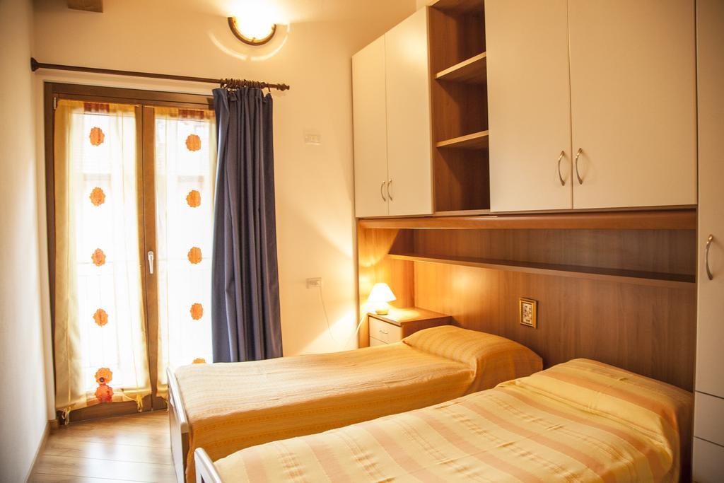 Casa Sole Vercana Quarto foto
